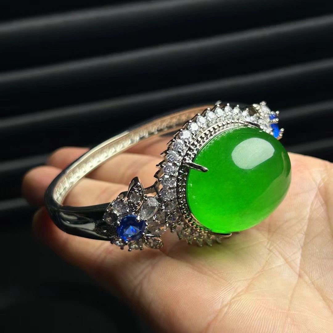 Yunnan jade bracelet inlaid with moissanite diamonds, gift for girlfriend and mother