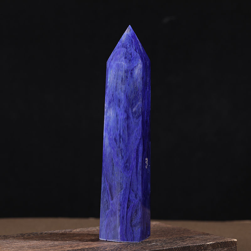 Natural blue crystal pillar attracts wealth, lucky energy stone is given to the base
