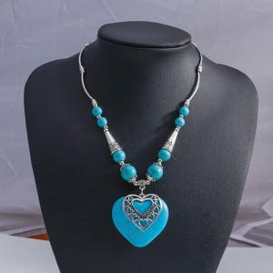 New turquoise bohemian retro style heart-shaped necklace, classic peach heart versatile accessory