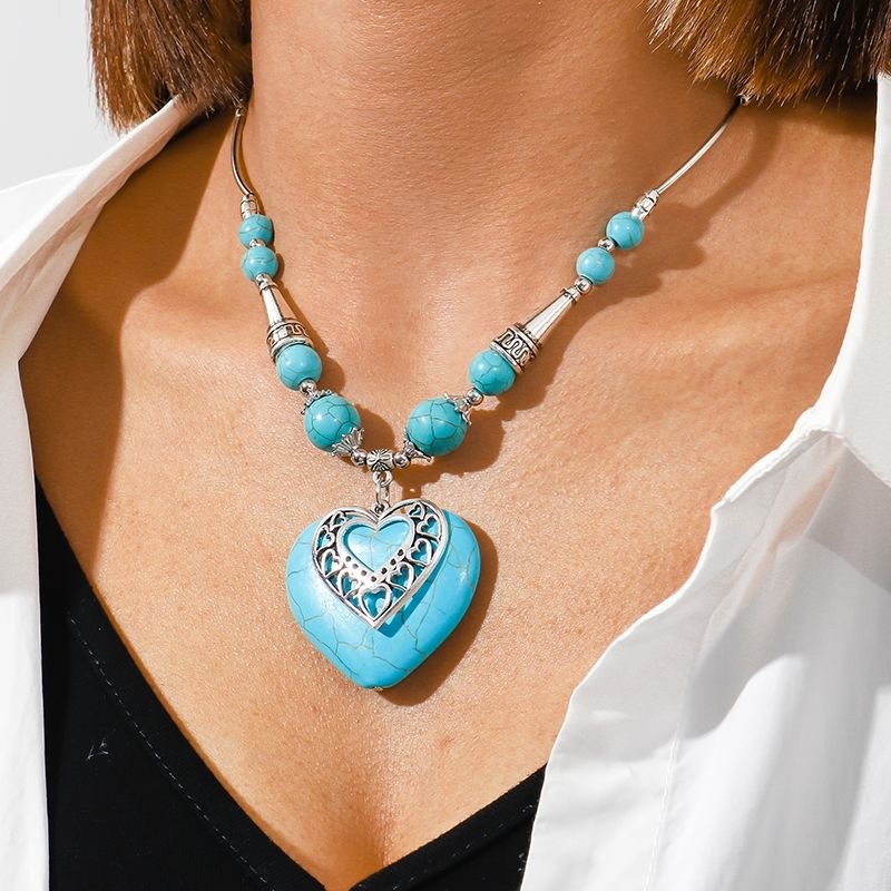 New turquoise bohemian retro style heart-shaped necklace, classic peach heart versatile accessory